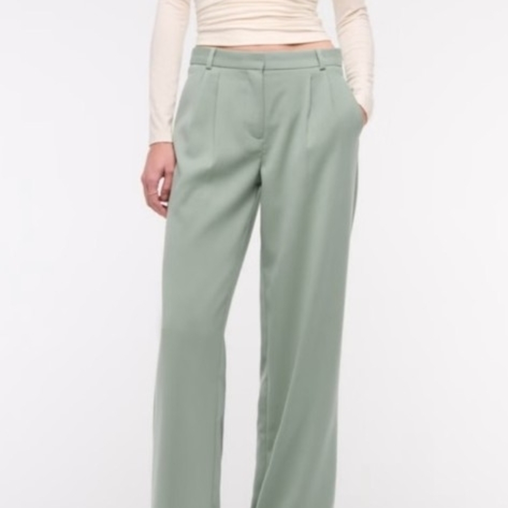 JUST REDUCED!!     Abercrombie & Fitch Sage Green Women's Trousers